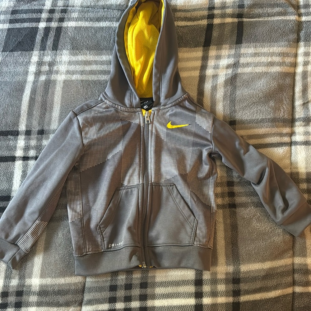 BOYS NIKE ZIP UP